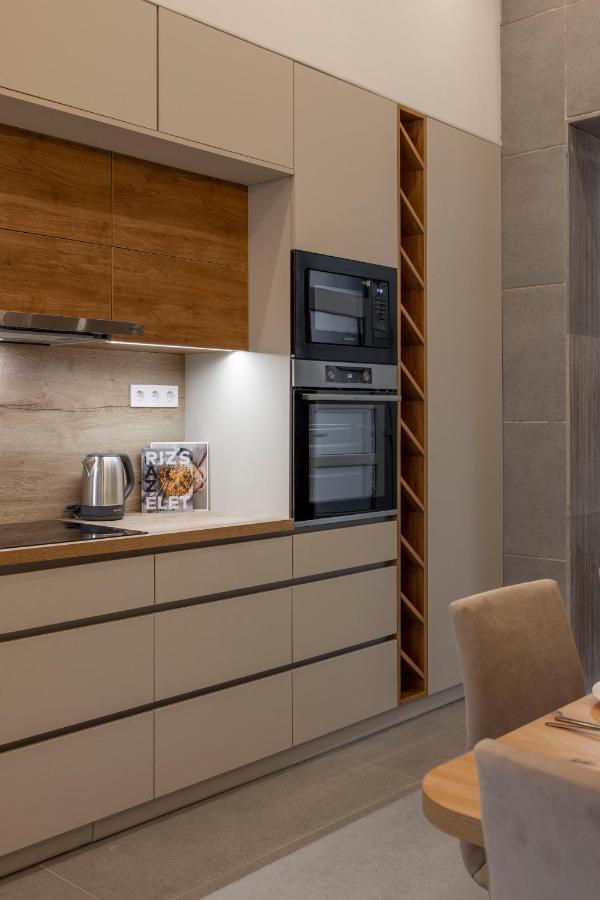 בודפשט Luxurious & Spacious Central Residence With Balcony מראה חיצוני תמונה